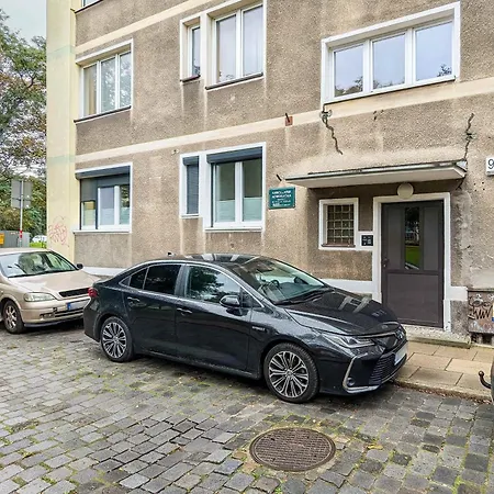 Cosy Remote Work Close To The Old Town By Renters Apartment *