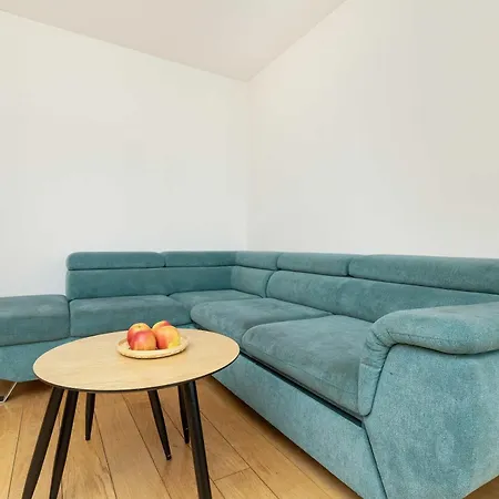 Cosy Remote Work Close To The Old Town By Renters Apartment *